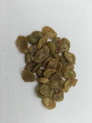سیب زمینی سیاه طلایی که با سیر تزریق شده است