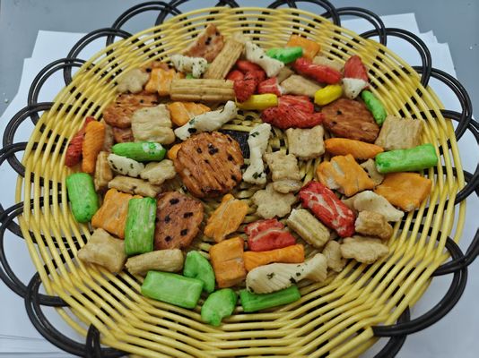 طعم های اصلی سفارشی مخلوط کریکر برنج بسته بندی انواع بسته بندی عمده با مواد تشکیل دهنده روغن