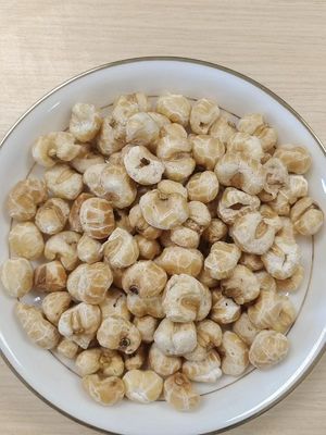 اسنک‌های پف‌کرده ذرت بو داده شده، ترد، خوشمزه، طبیعی و بدون روغن