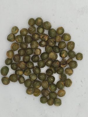 دانه های سویا سبز زمرد با روغن سیر طلایی سیاه