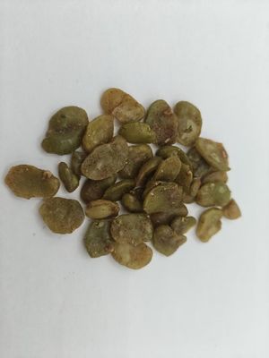 سیب زمینی سیاه طلایی که با سیر تزریق شده است