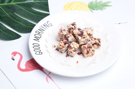 یکی از نان کنجد کنجد کنجد، آجیل Snacks Private Label موجود است